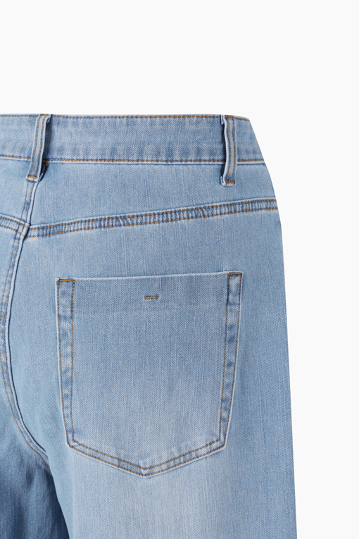 https://img.benettonmall.com/PARTS/KB/26S/BADP04611BL_MB_D4.jpg