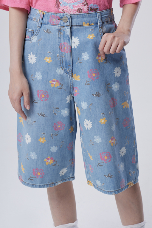 https://img.benettonmall.com/PARTS/KB/26S/BADP49631IN_MB_D2.jpg