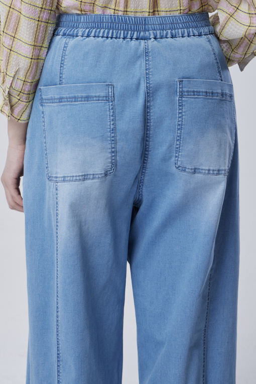 https://img.benettonmall.com/PARTS/KB/26S/BADP53631IN_MB_D4.jpg