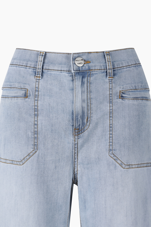 https://img.benettonmall.com/PARTS/KB/26S/BADP55631IN_MB_D2.jpg