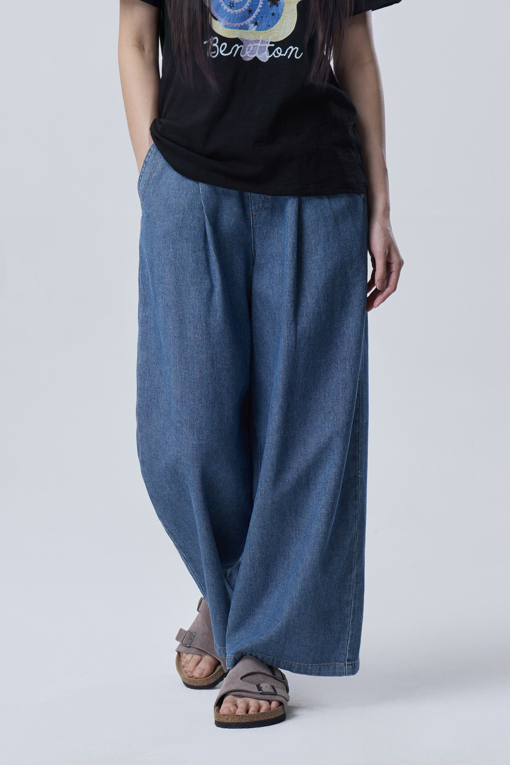 https://img.benettonmall.com/PARTS/KB/26S/BADP65631IN_MB_D0.jpg