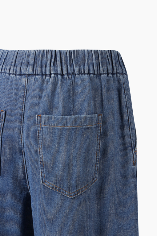 https://img.benettonmall.com/PARTS/KB/26S/BADP65631IN_MB_D4.jpg