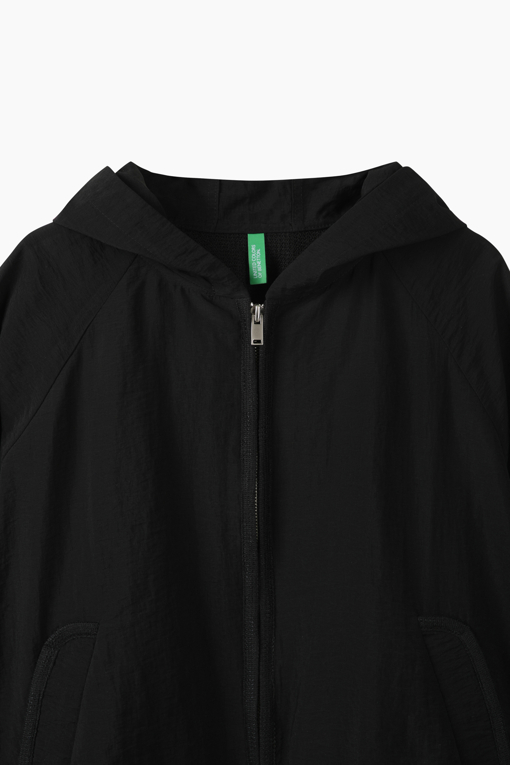 https://img.benettonmall.com/PARTS/KB/26S/BAJP64631BK_MB_D2.jpg