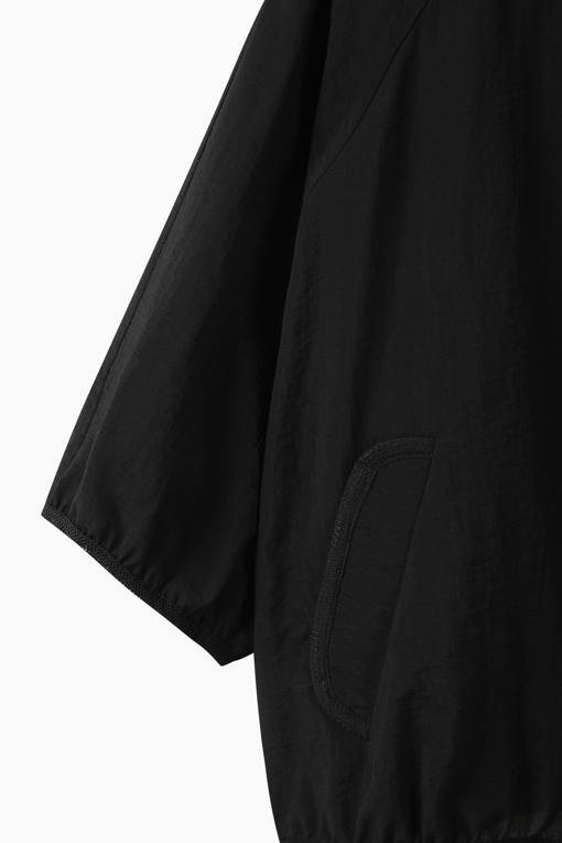 https://img.benettonmall.com/PARTS/KB/26S/BAJP64631BK_MB_D3.jpg