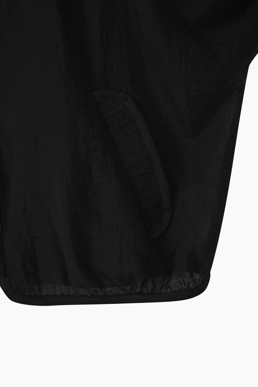 https://img.benettonmall.com/PARTS/KB/26S/BAJP64631BK_MB_D4.jpg