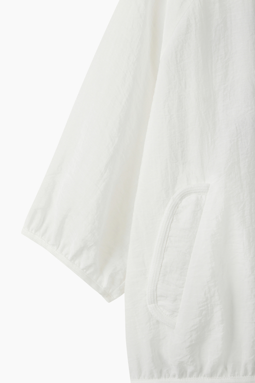 https://img.benettonmall.com/PARTS/KB/26S/BAJP64631WH_MB_D13.jpg