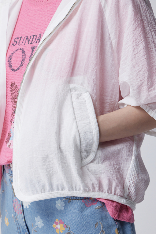 https://img.benettonmall.com/PARTS/KB/26S/BAJP64631WH_MB_D4.jpg