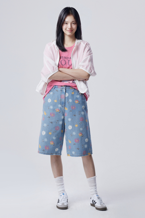 https://img.benettonmall.com/PARTS/KB/26S/BAJP64631WH_MB_D5.jpg