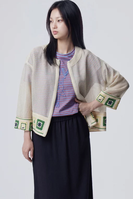 https://img.benettonmall.com/PARTS/KB/26S/BAJP66631BE_MB.jpg