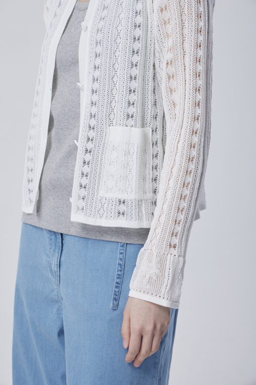 https://img.benettonmall.com/PARTS/KB/26S/BAKC70631WH_MB_D4.jpg