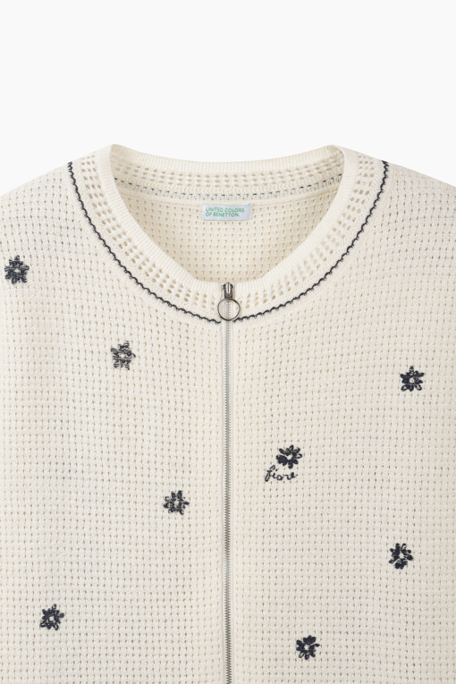 https://img.benettonmall.com/PARTS/KB/26S/BAKCE3631IV_MB_D12.jpg
