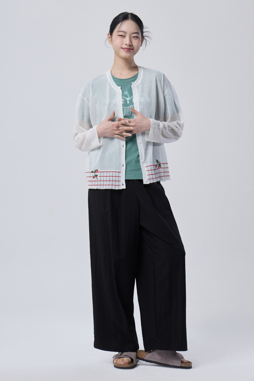 https://img.benettonmall.com/PARTS/KB/26S/BAKCF4631WH_MB_D5.jpg