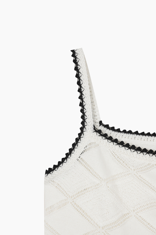 https://img.benettonmall.com/PARTS/KB/26S/BAKV71631WH_MB_D13.jpg