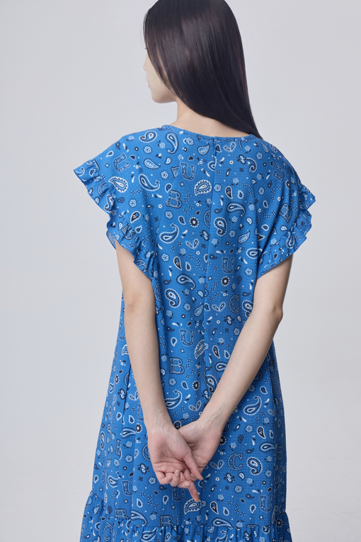https://img.benettonmall.com/PARTS/KB/26S/BAOP52631BL_MB_D3.jpg