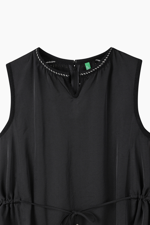 https://img.benettonmall.com/PARTS/KB/26S/BAOP57631BK_MB_D2.jpg