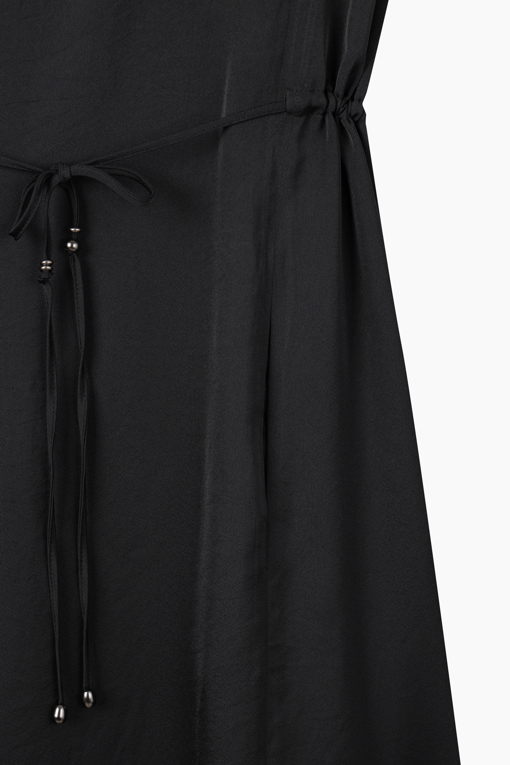 https://img.benettonmall.com/PARTS/KB/26S/BAOP57631BK_MB_D4.jpg
