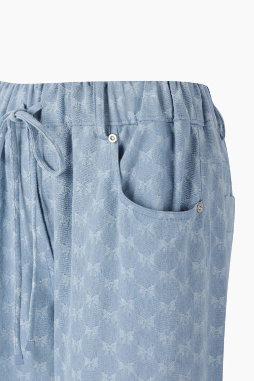 https://img.benettonmall.com/PARTS/KB/26S/BAPT01611IN_MB_D3.jpg