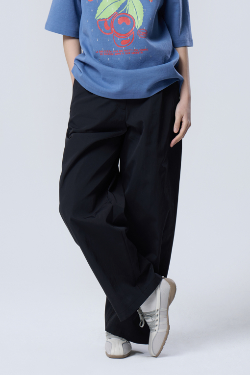 https://img.benettonmall.com/PARTS/KB/26S/BAPT50631BK_MB_D0.jpg