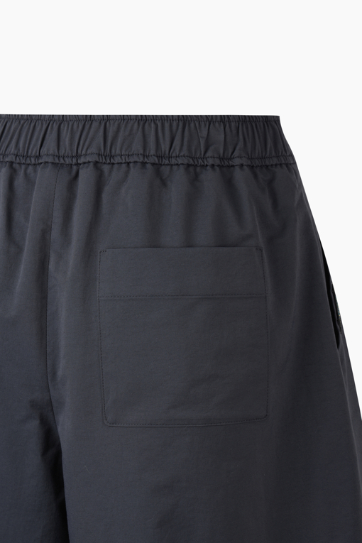https://img.benettonmall.com/PARTS/KB/26S/BAPT56631DN_MB_D15.jpg