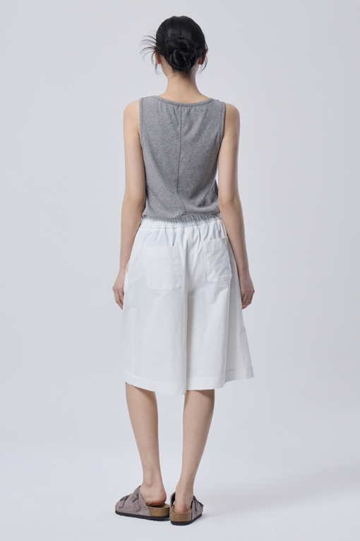 https://img.benettonmall.com/PARTS/KB/26S/BAPT56631WH_MB_D1.jpg