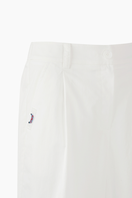 https://img.benettonmall.com/PARTS/KB/26S/BAPT56631WH_MB_D13.jpg