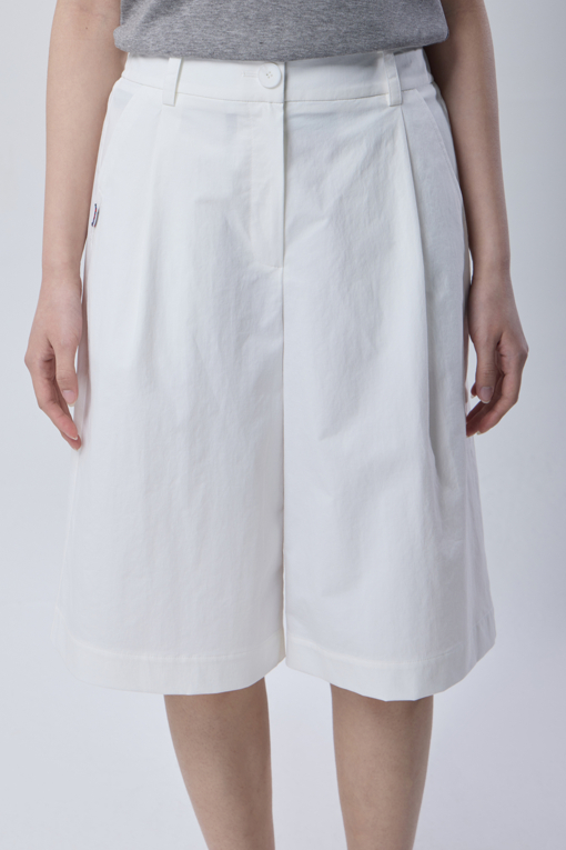 https://img.benettonmall.com/PARTS/KB/26S/BAPT56631WH_MB_D2.jpg