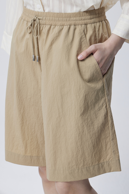 https://img.benettonmall.com/PARTS/KB/26S/BAPT57631BG_MB_D3.jpg