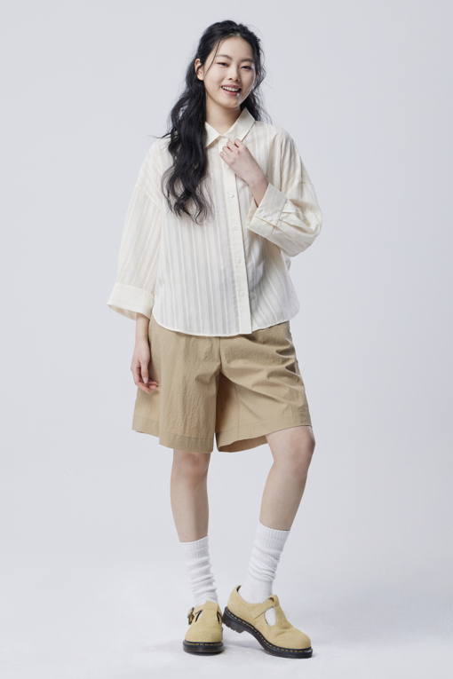 https://img.benettonmall.com/PARTS/KB/26S/BAPT57631BG_MB_D5.jpg