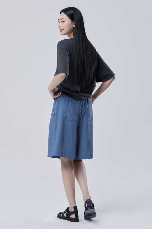 https://img.benettonmall.com/PARTS/KB/26S/BAPT57631BL_MB_D1.jpg