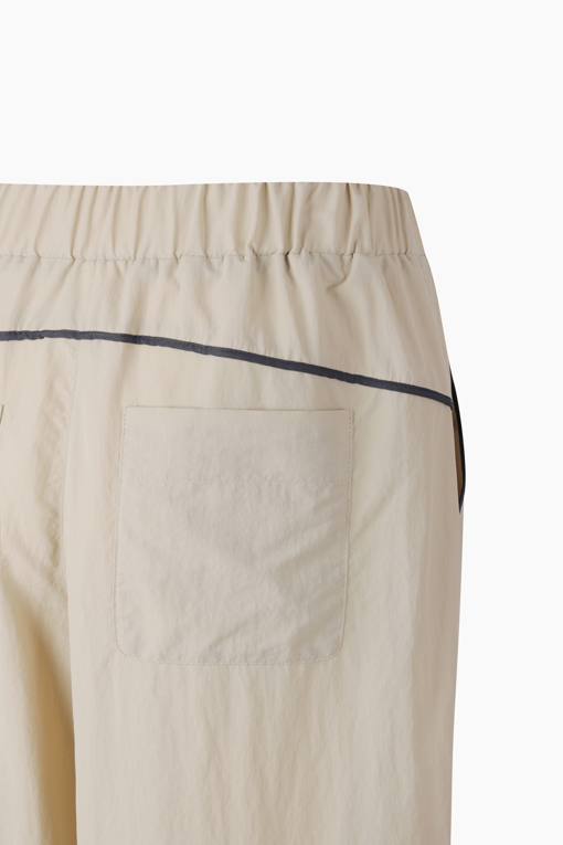 https://img.benettonmall.com/PARTS/KB/26S/BAPT59631BE_MB_D4.jpg