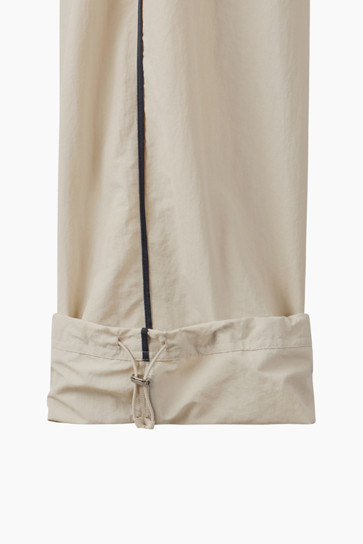https://img.benettonmall.com/PARTS/KB/26S/BAPT59631BE_MB_D5.jpg