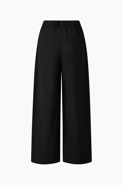 https://img.benettonmall.com/PARTS/KB/26S/BAPT96631BK_MB_D1.jpg