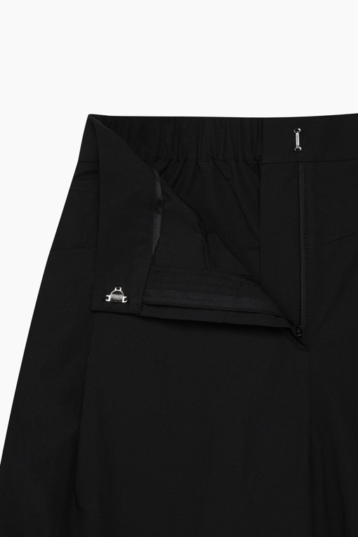 https://img.benettonmall.com/PARTS/KB/26S/BAPT96631BK_MB_D5.jpg