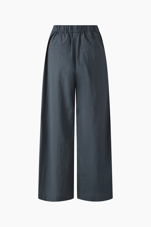 https://img.benettonmall.com/PARTS/KB/26S/BAPT96631DG_MB_D1.jpg