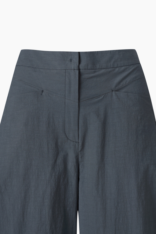 https://img.benettonmall.com/PARTS/KB/26S/BAPT96631DG_MB_D2.jpg