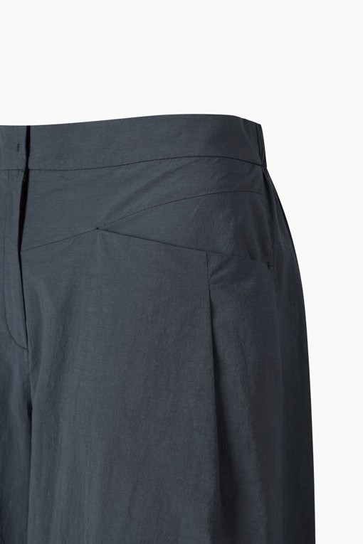 https://img.benettonmall.com/PARTS/KB/26S/BAPT96631DG_MB_D3.jpg