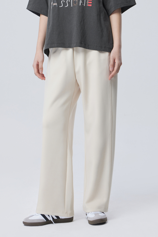 https://img.benettonmall.com/PARTS/KB/26S/BAPTE1611BE_MB_D0.jpg