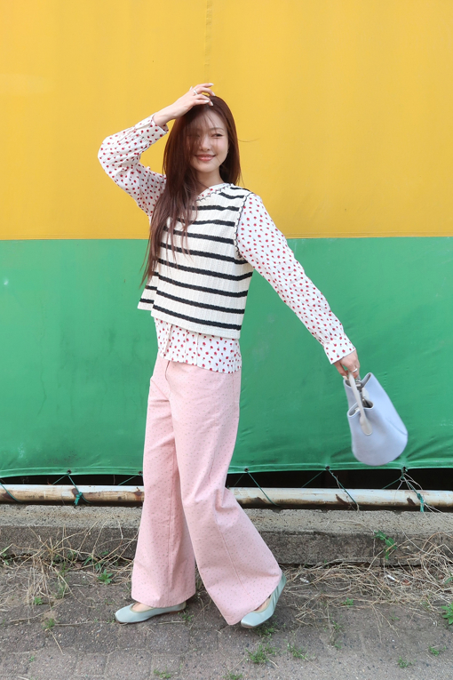 https://img.benettonmall.com/PARTS/KB/26S/BAPTF1631PK_MB_D1.jpg