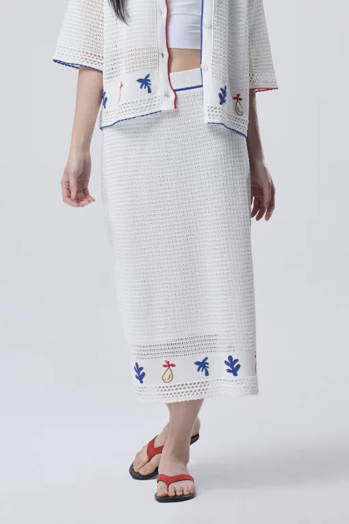 https://img.benettonmall.com/PARTS/KB/26S/BASK56631WH_MB.jpg