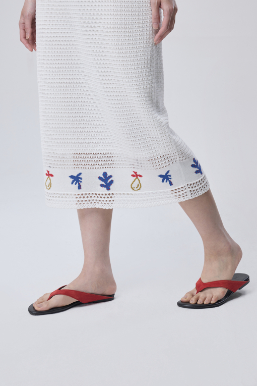 https://img.benettonmall.com/PARTS/KB/26S/BASK56631WH_MB_D4.jpg
