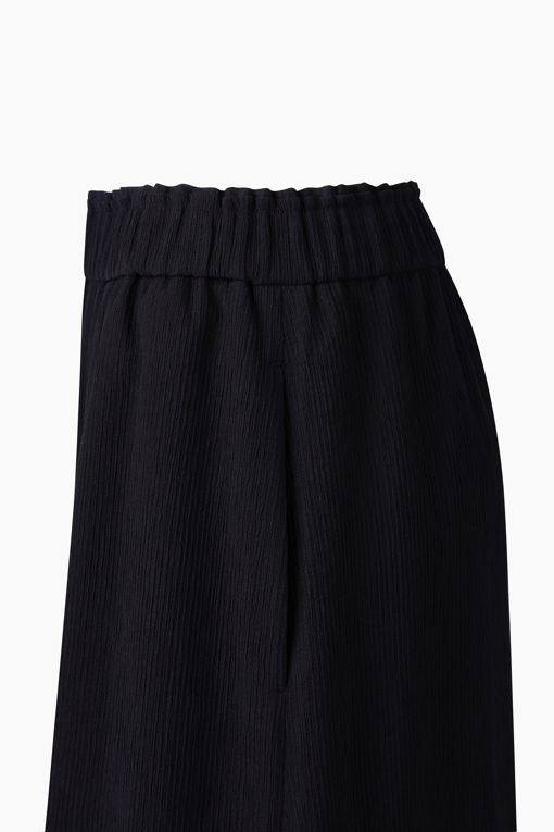 https://img.benettonmall.com/PARTS/KB/26S/BASK58631BK_MB_D13.jpg