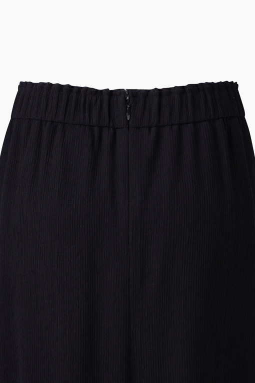 https://img.benettonmall.com/PARTS/KB/26S/BASK58631BK_MB_D14.jpg