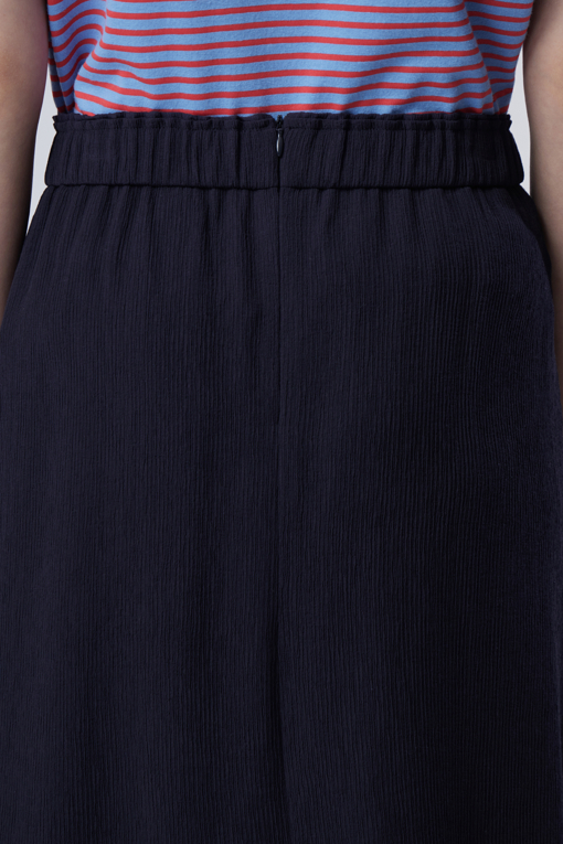 https://img.benettonmall.com/PARTS/KB/26S/BASK58631BK_MB_D4.jpg