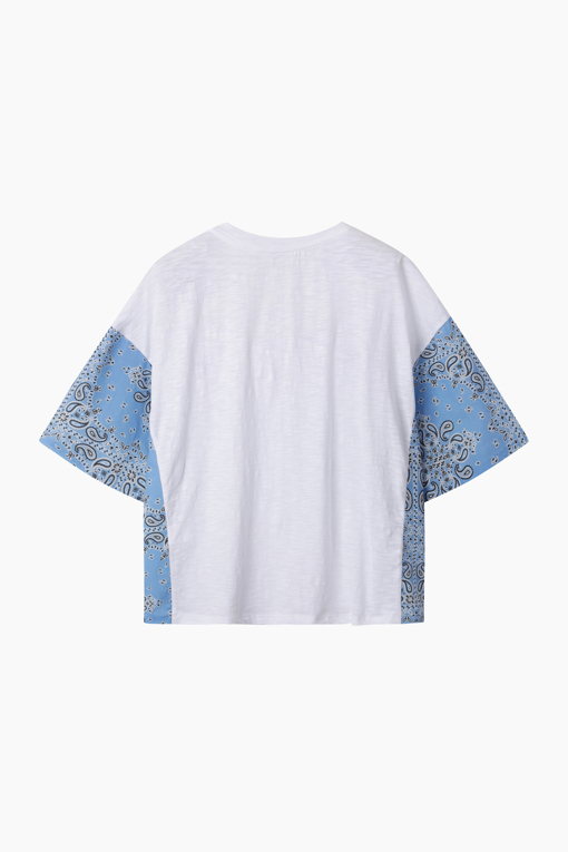 https://img.benettonmall.com/PARTS/KB/26S/BATS48631WH_MB_D1.jpg