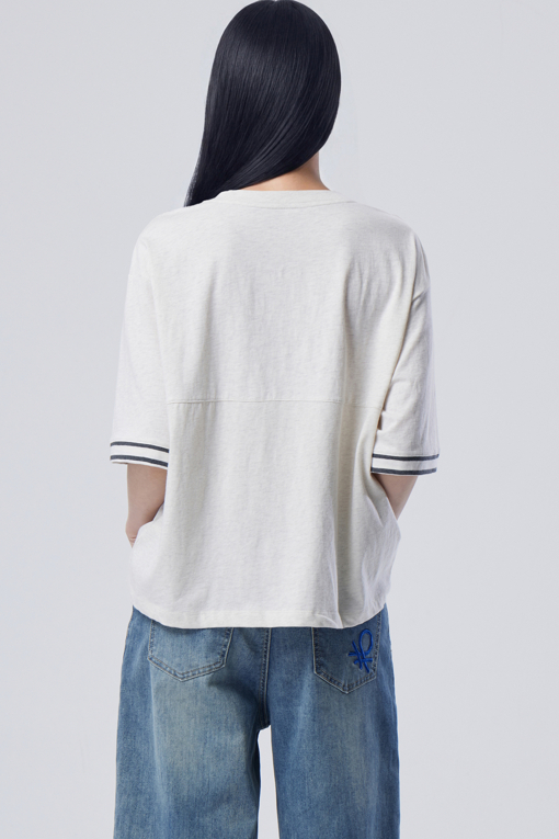 https://img.benettonmall.com/PARTS/KB/26S/BATS65631IV_MB_D1.jpg