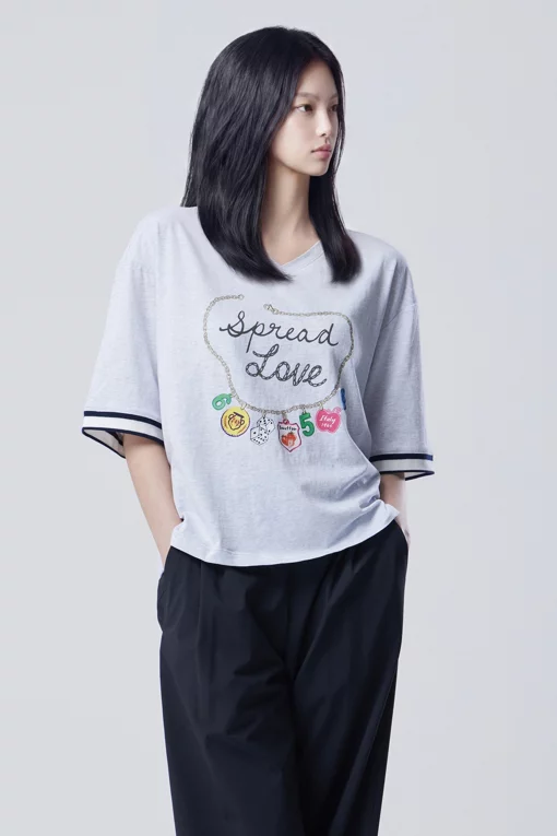 https://img.benettonmall.com/PARTS/KB/26S/BATS65631MG_MB.jpg