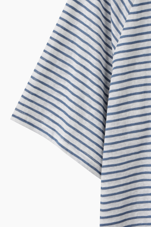 https://img.benettonmall.com/PARTS/KB/26S/BATS88631BL_MB_D3.jpg