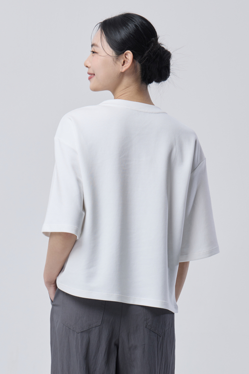 https://img.benettonmall.com/PARTS/KB/26S/BATSE7631WH_MB_D1.jpg