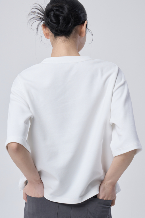 https://img.benettonmall.com/PARTS/KB/26S/BATSE7631WH_MB_D3.jpg