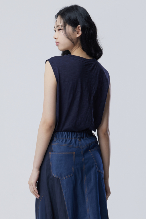 https://img.benettonmall.com/PARTS/KB/26S/BATSF6631NY_MB_D1.jpg